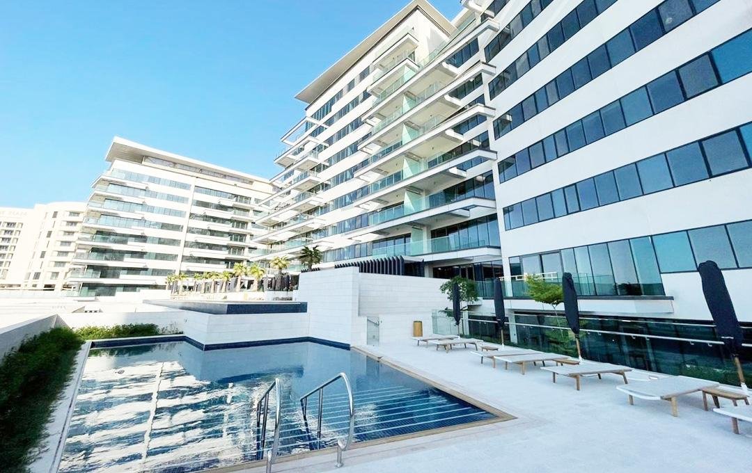 Panoramic view of Mayan Yas Island Abu Dhabi presenting sea views, modern residential towers, and a vibrant waterfront lifestyle